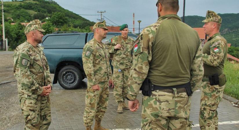 A Bocskai parancsnoka meglátogatta a katonáinkat Koszovóban