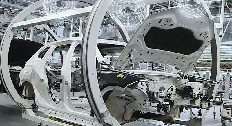 Autógyártás kompromisszumok nélkül – új mércét állít a BMW az autógyártásban