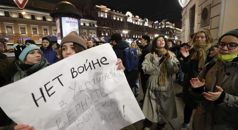 Felmondott egy orosz főiskola igazgatója, aki nem akarta kirúgni a háború ellen tüntető diákokat
