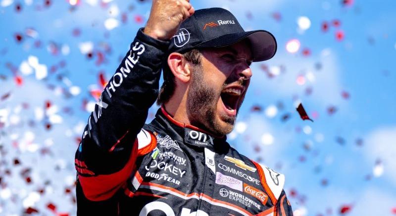 Daniel Suarez lett a NASCAR Cup Series első mexikói győztese