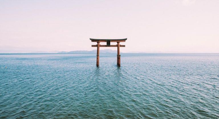 Torii kaput idéző széket terveztek Japánban