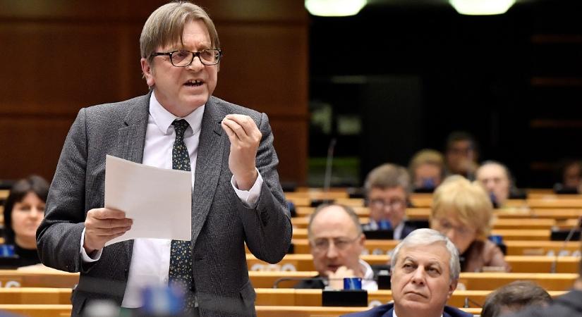 Petíciót indítottak Verhofstadték a vétó eltörléséért