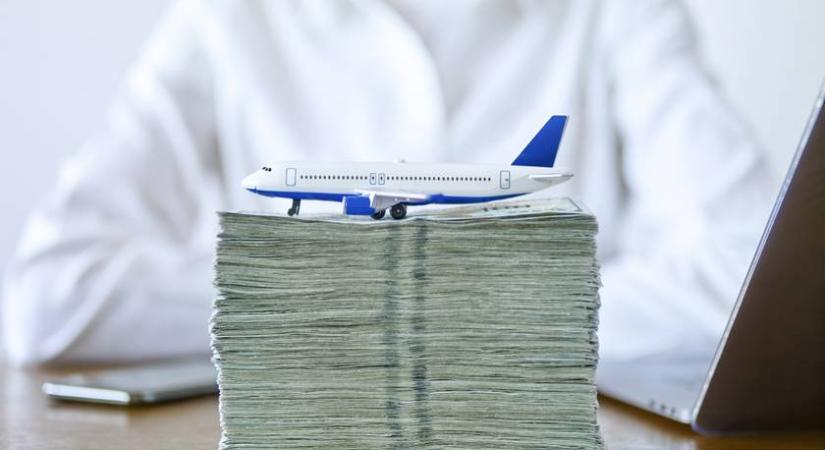 Több légitársaság is emel a jegyárain: az utasok fizetik meg a rájuk rótt különadót