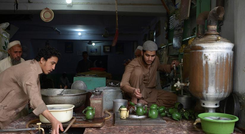 Igyanak kevesebb teát az ország valutatartalékának védelmében, kéri a pakisztáni kormány