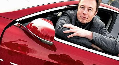 Több balesetet szenvednek a Tesla önvezető autói, mint bármelyik másik gyártóéi