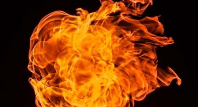 Gázpalack is robbant a hajdúszoboszlói tűzben