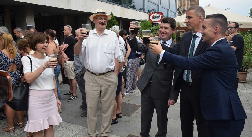 Gorcsev Iván Nobel-díja, ingyen Guinness sör és Márki-Zay Péter a Bloom sétányon