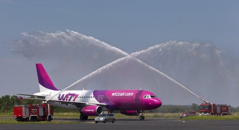 Menetrend szerinti járatot indított a Wizz Air a Balatonhoz