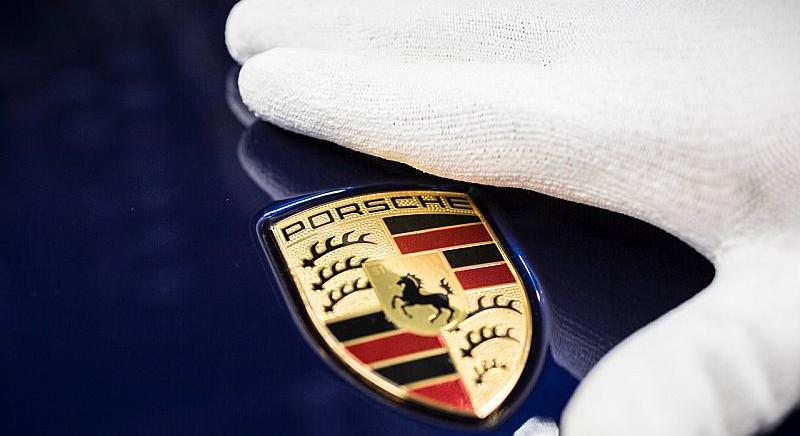 Valótlan fogyasztási értékek miatt fizet a Porsche