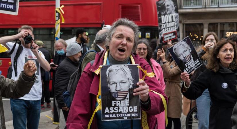 Jóváhagyta a brit belügyminiszter, Julian Assange-t kiadhatják az Egyesült Államoknak