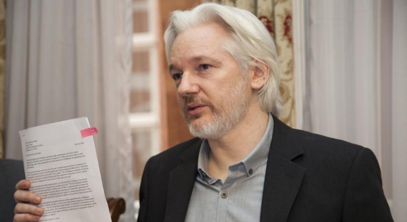 A brit belügyminiszter engedélyezte Julian Assange amerikai kiadatását