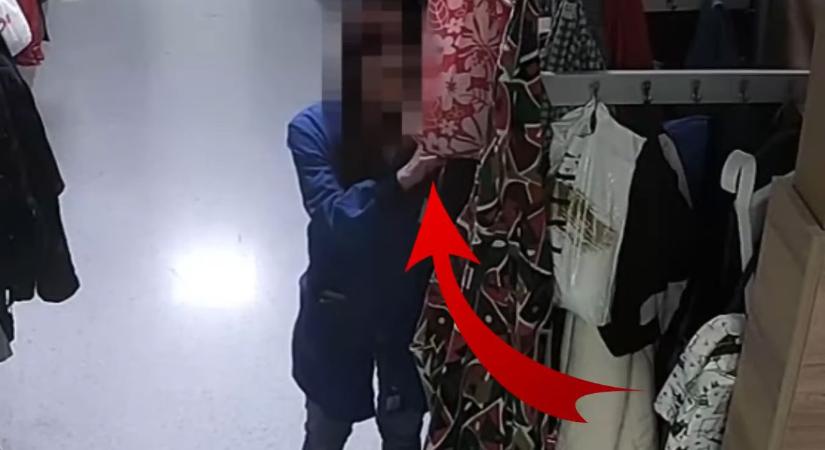 Videón a pofátlanság: a nő simán végiglopta a munkatársait a tatabányai melóhelyen