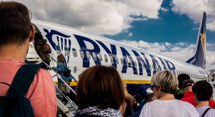 A Ryanair elárulta, hányan mondták vissza az utazásukat az extraprofitadó miatt