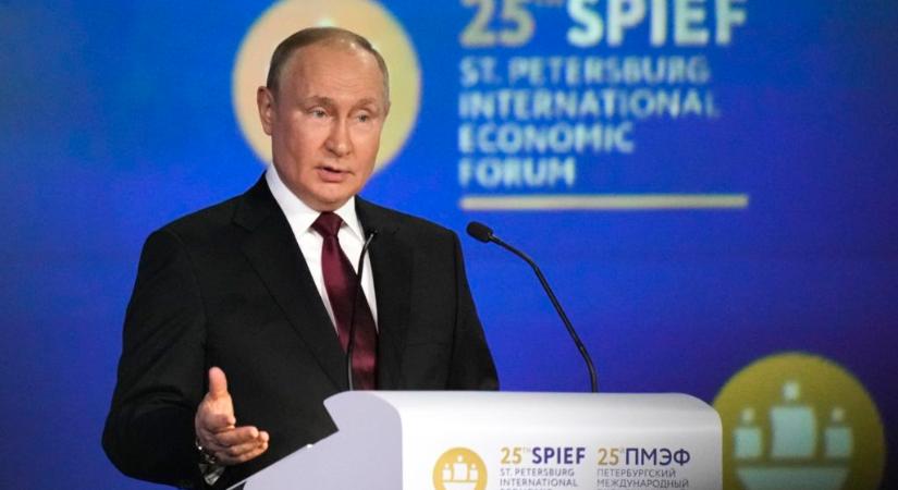 A Nyugatot bírálta Vlagyimir Putyin, ostobának nevezte az Oroszország elleni szankciókat