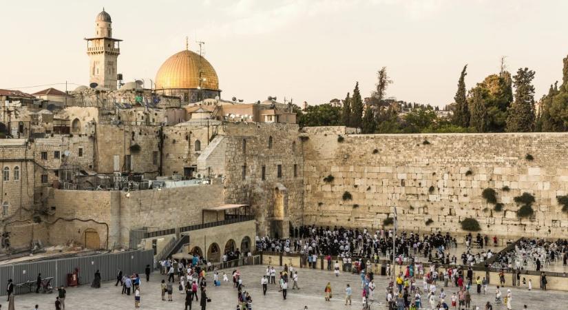 Milyen messze van Makó Jeruzsálemtől?