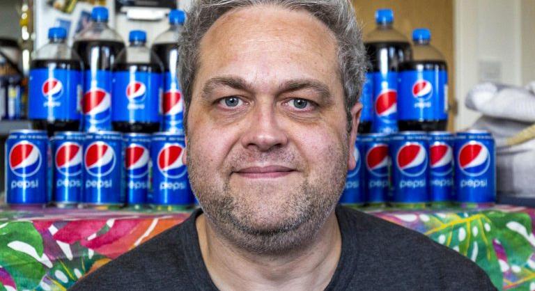 Napi 30 doboz Pepsit ivott 20 éven keresztül egy brit férfi