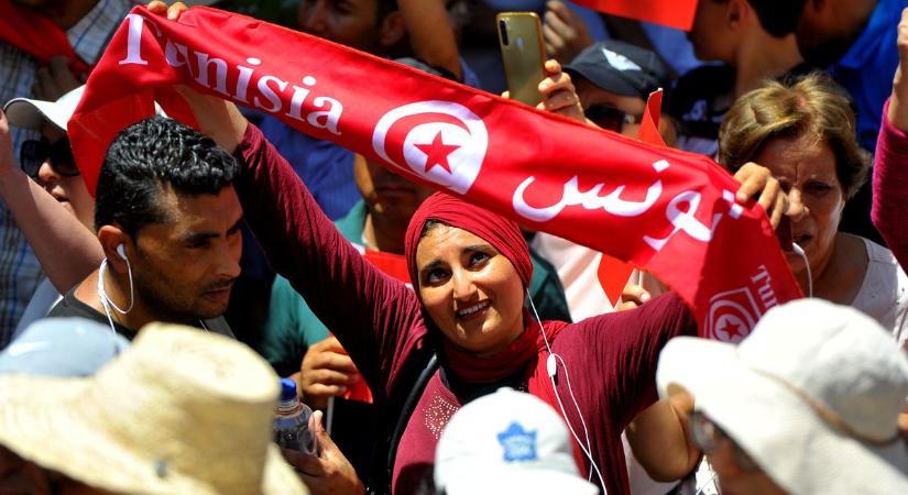 Tunéziában ismét elsöpörheti a népharag a regnáló elnököt