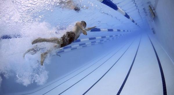 Nem úszik többet London olimpiai bajnoka