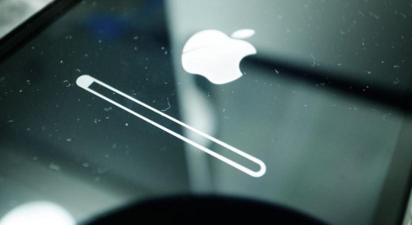 750 millió fontos pert kapott az Apple az iPhone-lassításért