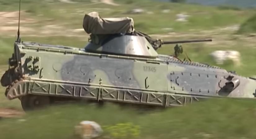 Jugoszláv gyártmányú gyalogsági harcjárműveket küldött Szlovénia Ukrajnának