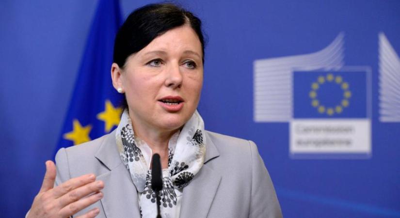 A magyarországi veszélyhelyzet meghosszabbítása miatt aggódik az Európai Bizottság alelnöke