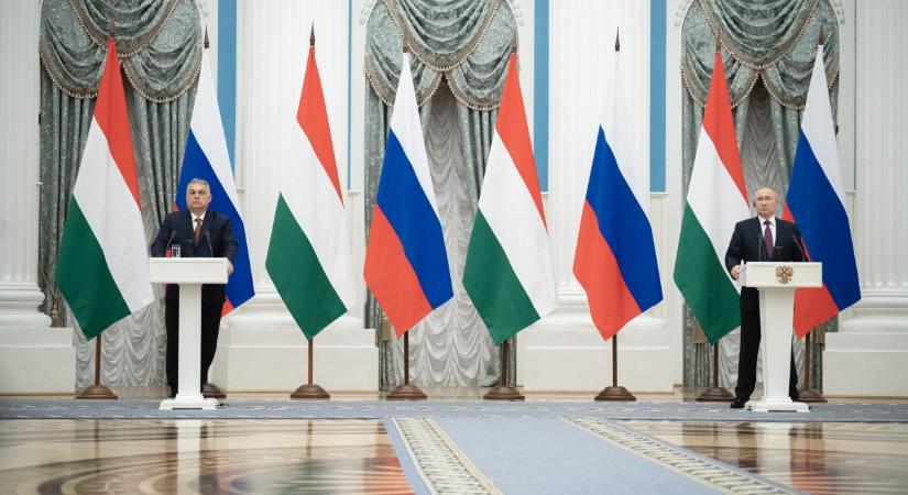 Román lap: Orbán egyetlen alkalmat sem szalaszt el, hogy kifejezze szervilizmusát Putyin irányába