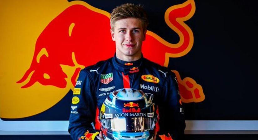 Rasszista botrány miatt azonnal felfüggesztették a Red Bull pilótáját