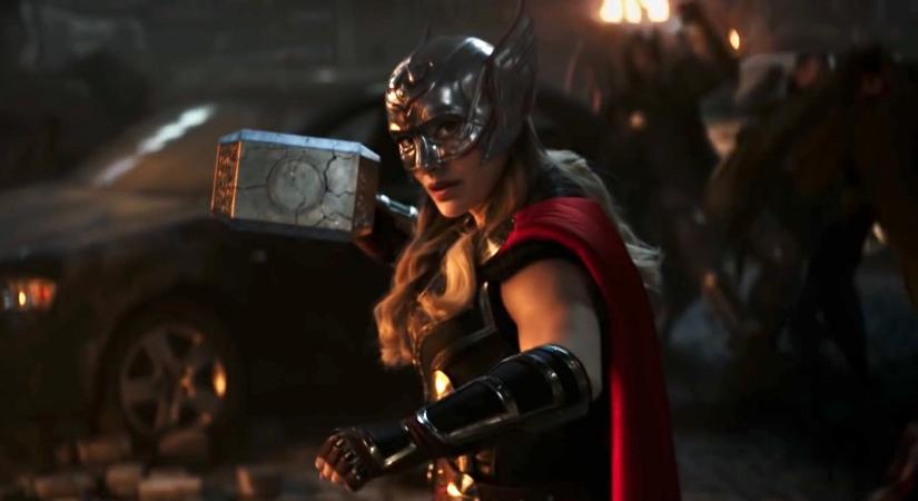 Natalie Portman elárulta, hogy edzett a Thor 4-re, és hogy miért jött jól ez a rengeteg felszedett izom a forgatáson