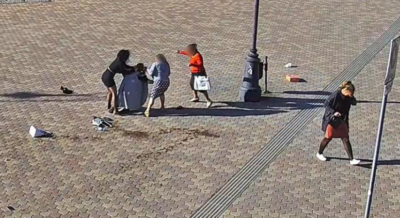 "Felgyújtalak, meghalsz!" - Benzinnel locsolta le a haragosait egy nő Székesfehérváron, hogy felgyújtsa őket - Fotók