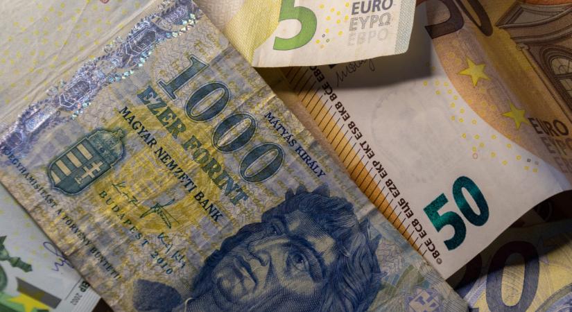 Vészjósló előrejelzés érkezett: nincs megállás, jöhet a 430-as euró?