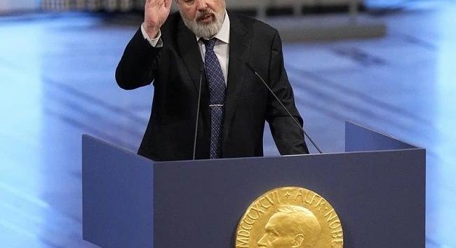 Dmitrij Muratov 103,5 millióért árverezte el Nobel-díját az ukrán gyerekekért
