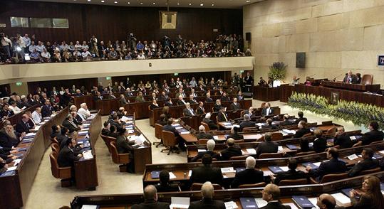 Izrael: Első olvasatban megszavazták a parlament feloszlatását