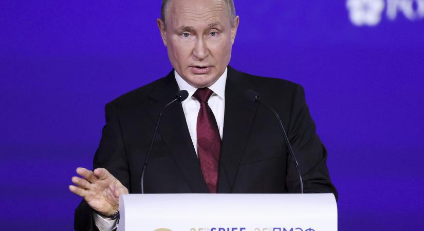 Putyin: új kockázatok merültek fel, a fegyveres erők megerősítésére van szükség