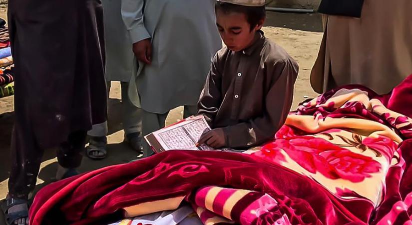 Legkevesebb ezer halálos áldozata és több száz sérültje van az afganisztáni földrengésnek