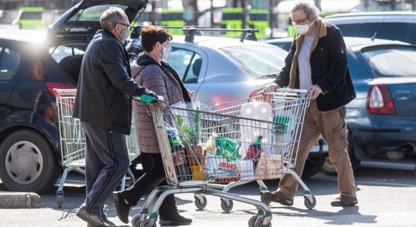 A felpörgő infláció miatt a magyarok 80 százaléka leginkább az élelmiszereken spórolt