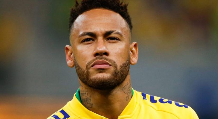 Kényszerleszállást hajtott végre Neymar repülője