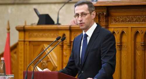 Pénzügyminiszter: nemzetközi elismerésben részesült Magyarország az eredményes adósságkezelésért