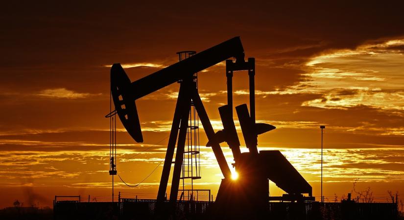 Biden bevetheti a védelmi termelési törvényt az olajcégekkel szemben