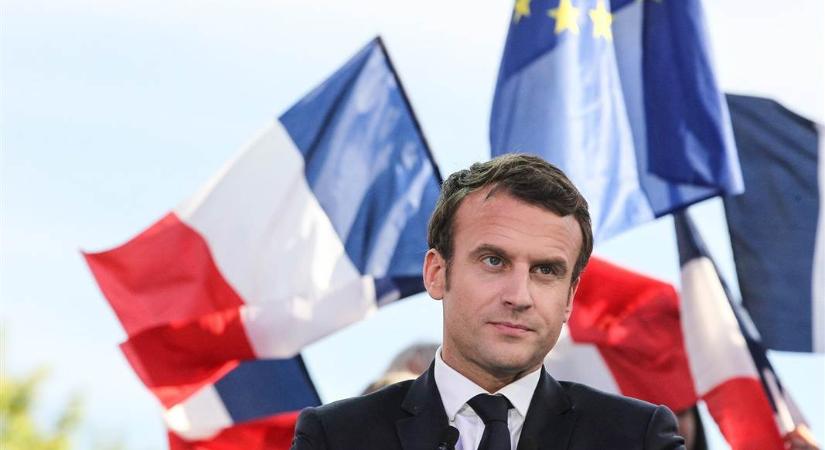 Óriási pofonba szaladt bele Macron