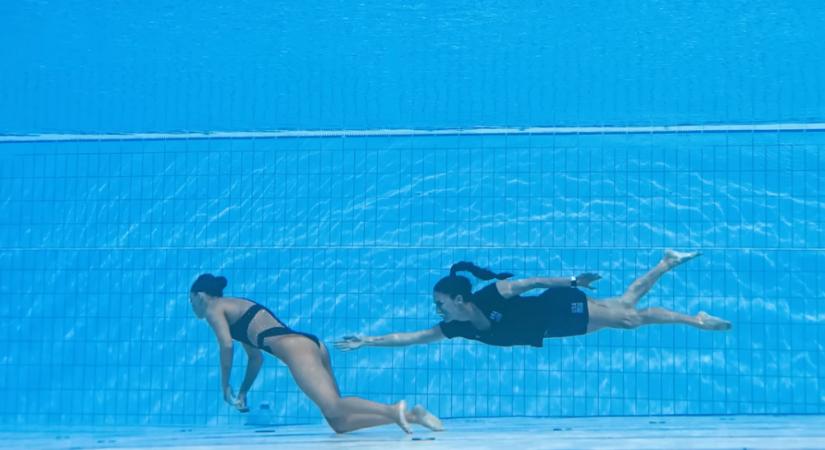 Vizes VB: edzője mentette ki a vízből az ájult, víz alá merült amerikai szinkronúszót