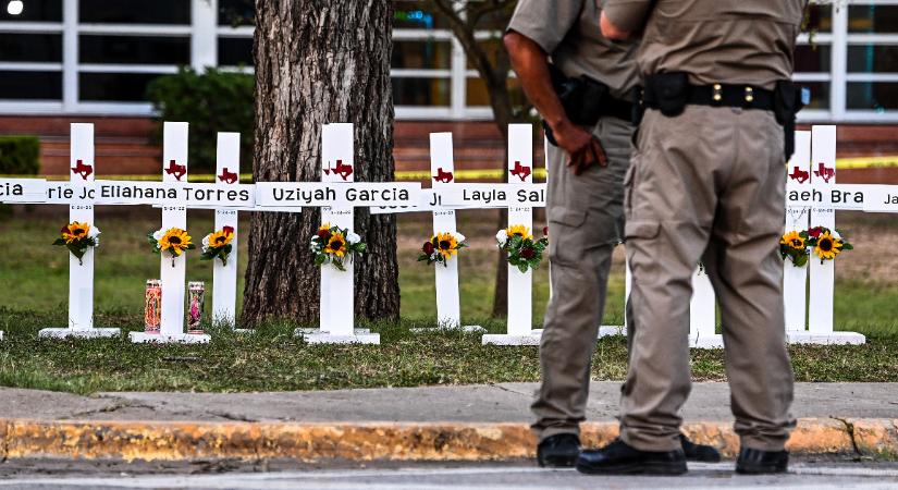 Kényszerszabadságra küldték a texasi iskolai lövöldözésnél késve beavatkozó rendőrfőnököt