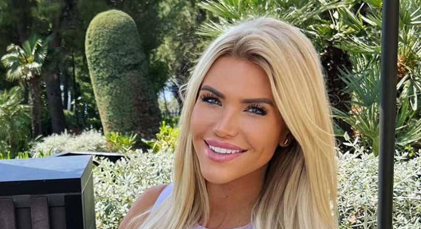 Vasvári Vivien lánya szép, mint egy hercegnő: a 8 éves Ariana díjával fotózkodott