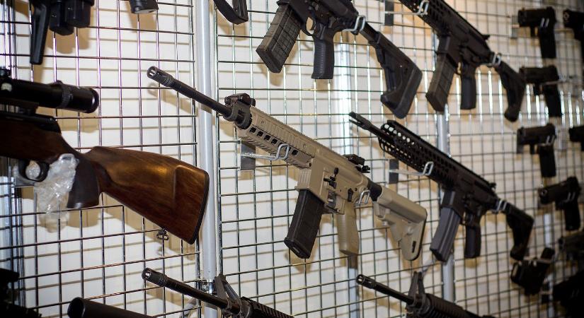 30 éve a legfontosabb törvényt szavazták meg a fegyvertartásról az Egyesült Államokban
