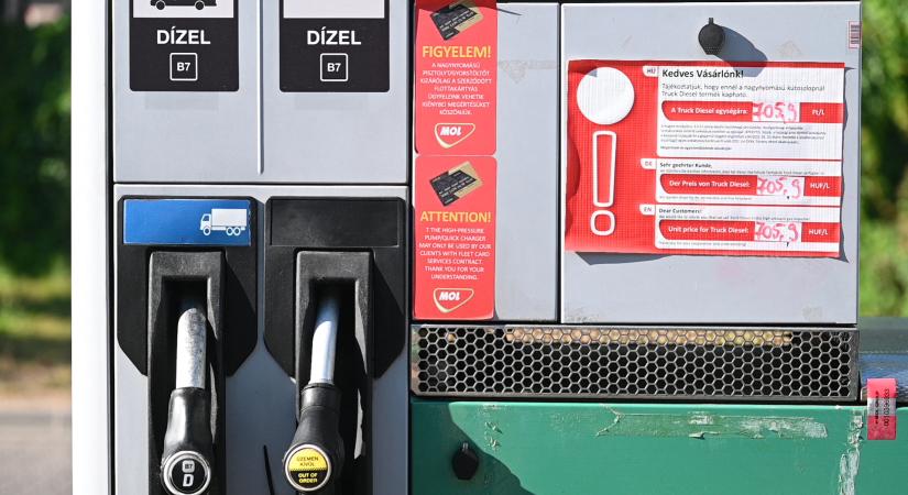 A Molnál csak piaci áron kérhető kannába benzin, hatósági áron legfeljebb 50 liter tankolható az autóba