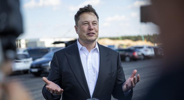 Elon Musk sem tagadja, hogy van gond a Teslánál