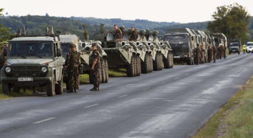 Ismét katonai járművek lepik el a hazai utakat