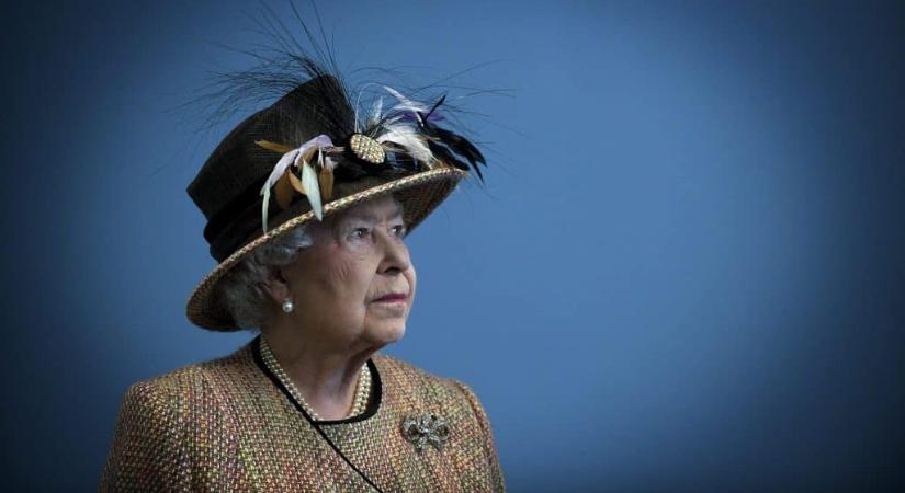 II. Erzsébet királynő „szemünk előtt halványul el” – figyelmeztet egy aggódó királyi szakértő