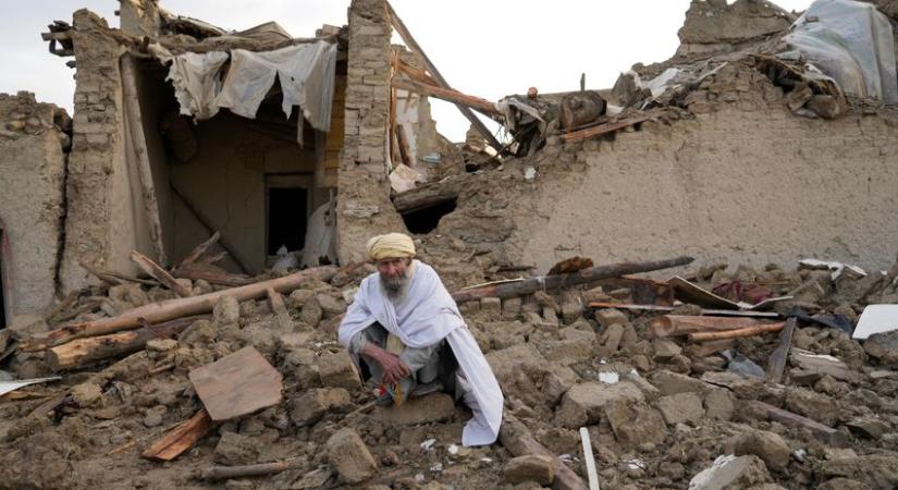 Több ember meghalt az afganisztáni földrengés pénteki utórengésében