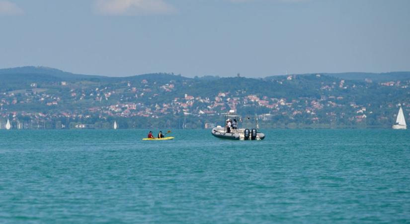 Belefulladt a Balatonba egy férfi siófoki strandnál