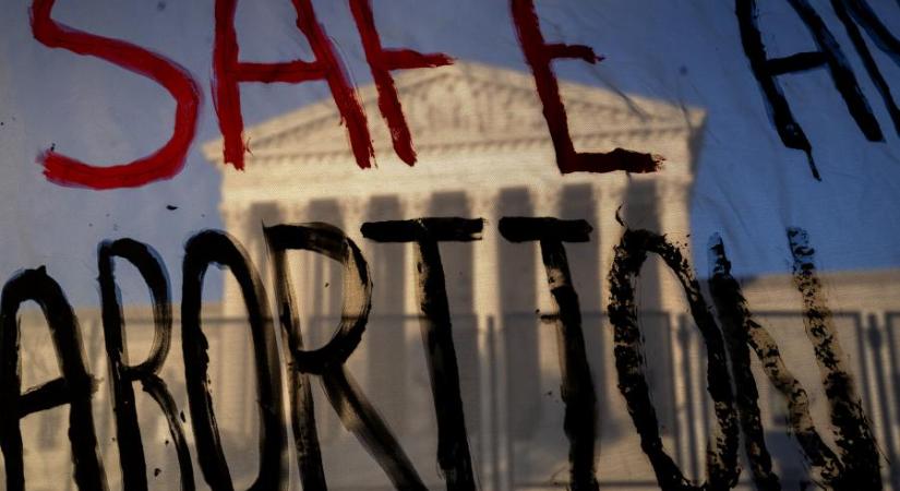 Döntött az amerikai Legfelsőbb Bíróság, betiltható az abortusz